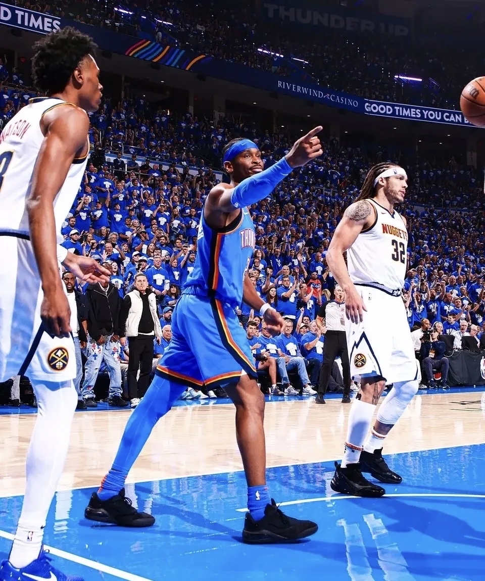 国王横扫76人，杜兰特三分雨点燃全场