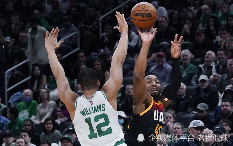 包含凯尔特人完胜澳大利亚男篮，萨姆·米切尔关键制胜的词条