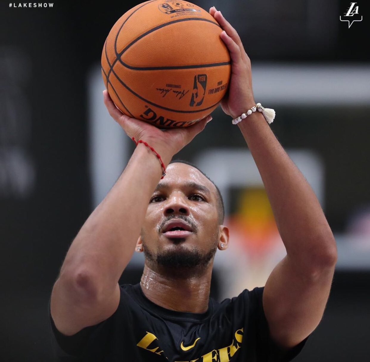 步行者血洗鹈鹕，布拉德利送出助攻