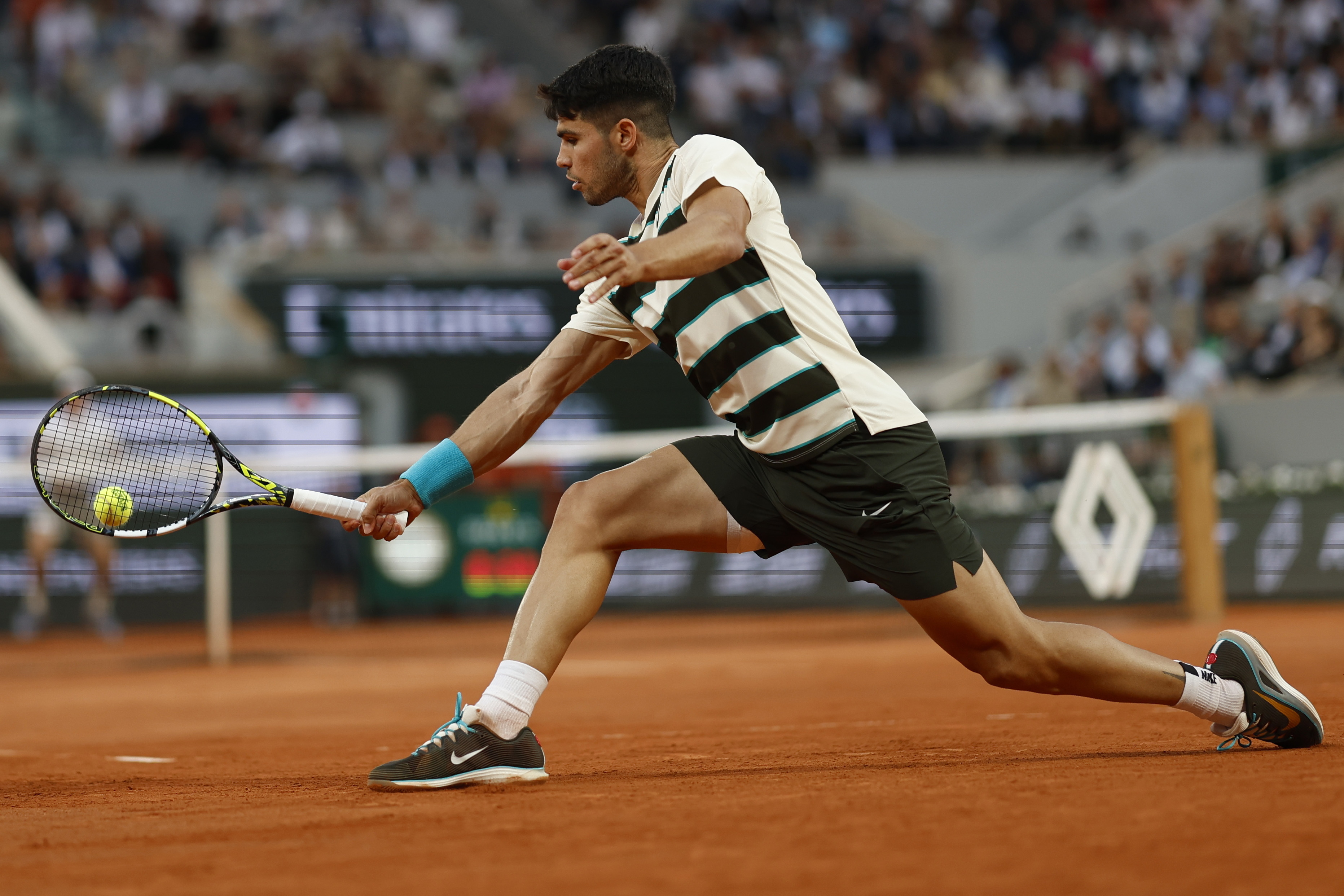 法国网球队轻取意大利网球队,阿尔卡拉斯统治全场的简单介绍 法国网球队轻取意大利网球队,阿尔卡拉斯统治全场的简单介绍