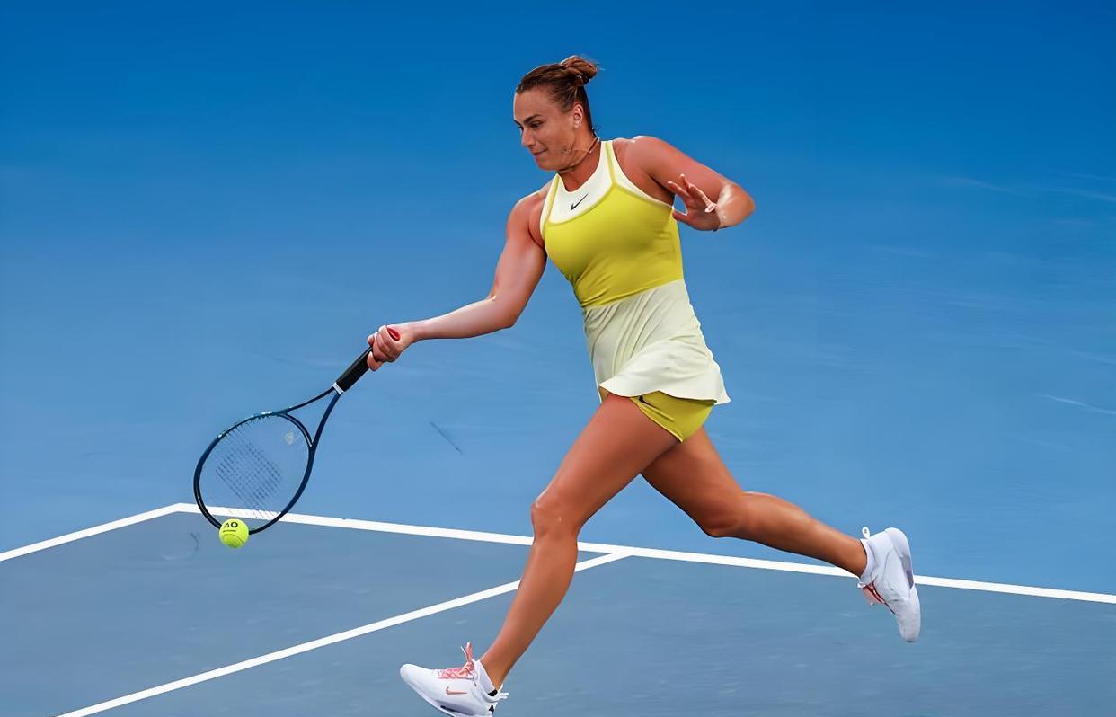 网球决赛震撼开打，巅峰对决引爆全场