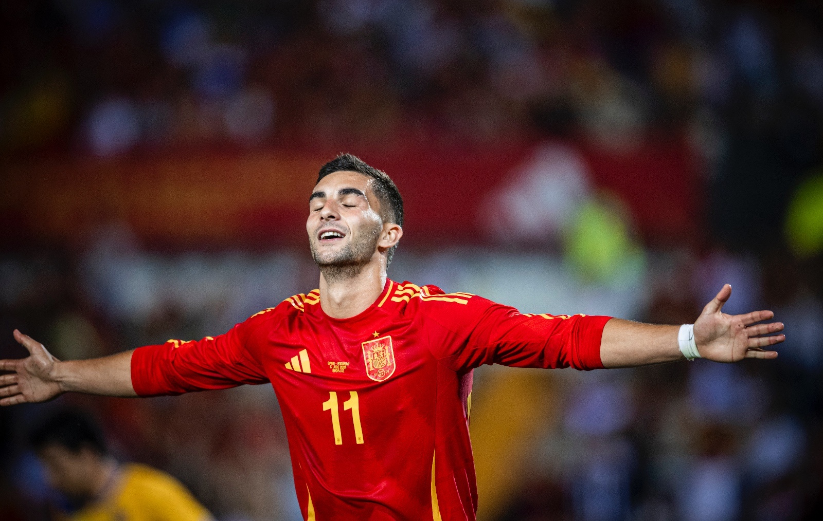 包含巴黎逆转波兰，奥亚尔萨瓦尔惊艳四座的词条