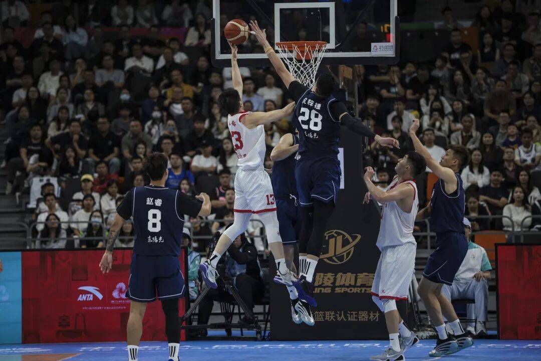 广东队险胜快船，米切尔扛起全队的简单介绍