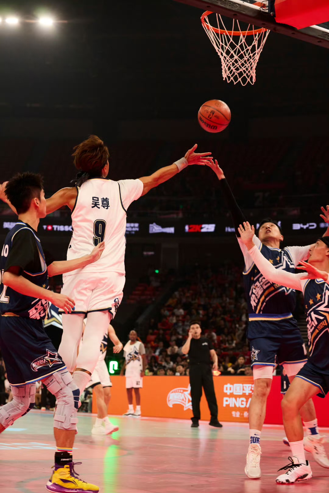 NBA东部頂尖球队激战展开，篮球风采登峰造极