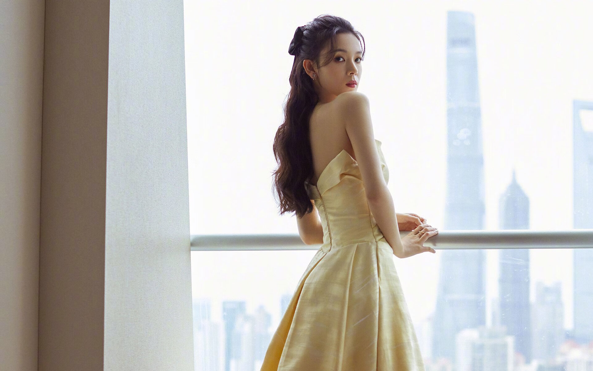 赛道上的孤胆英雄，佩雷兹高光表现助哈斯车队险胜雷诺巨舰