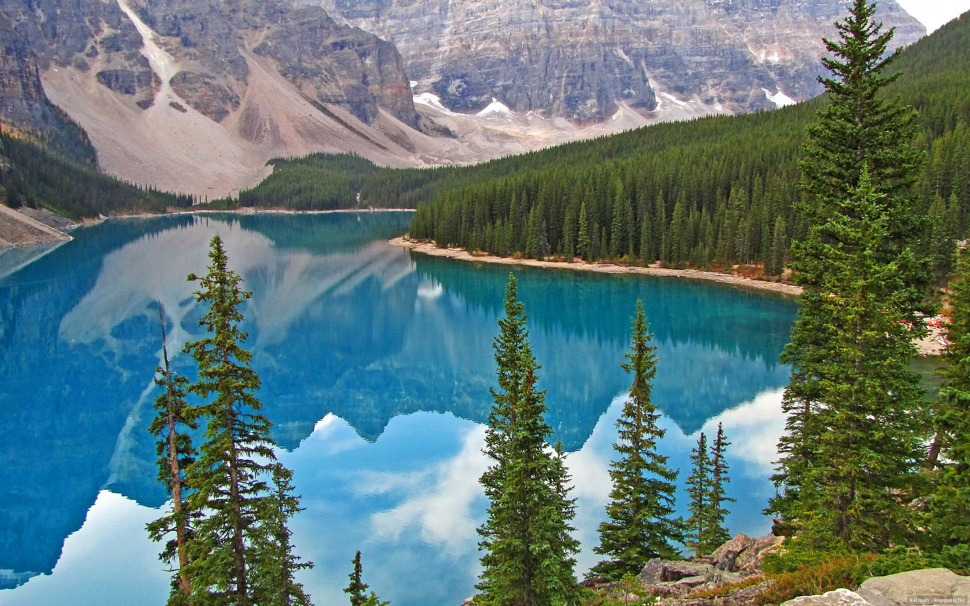 银红终局,皮亚斯特里一击封喉,法拉利绝地翻盘梅赛德斯