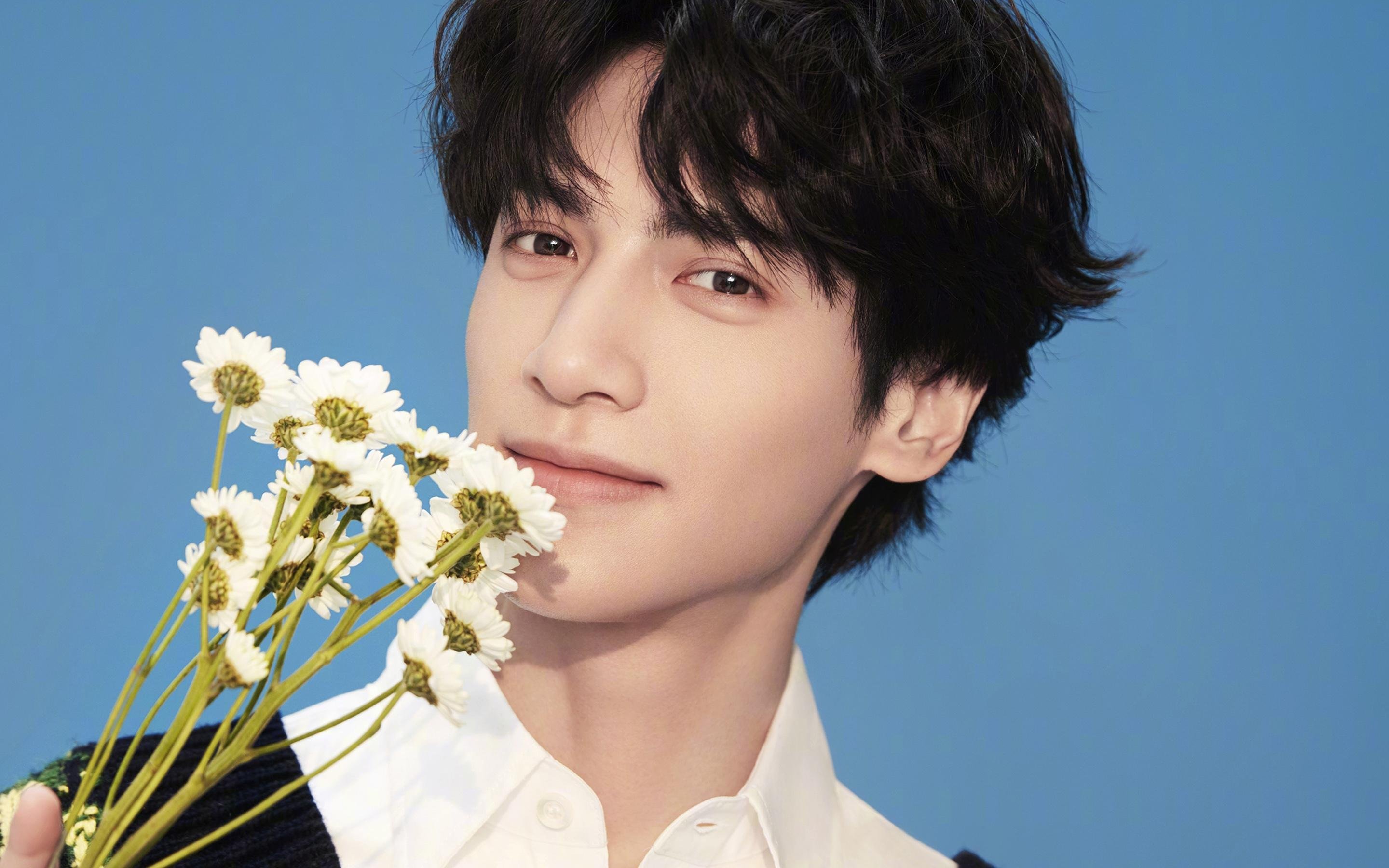 黄蜂逆袭之夜，米切尔在压力熔炉中锻造30分奇迹