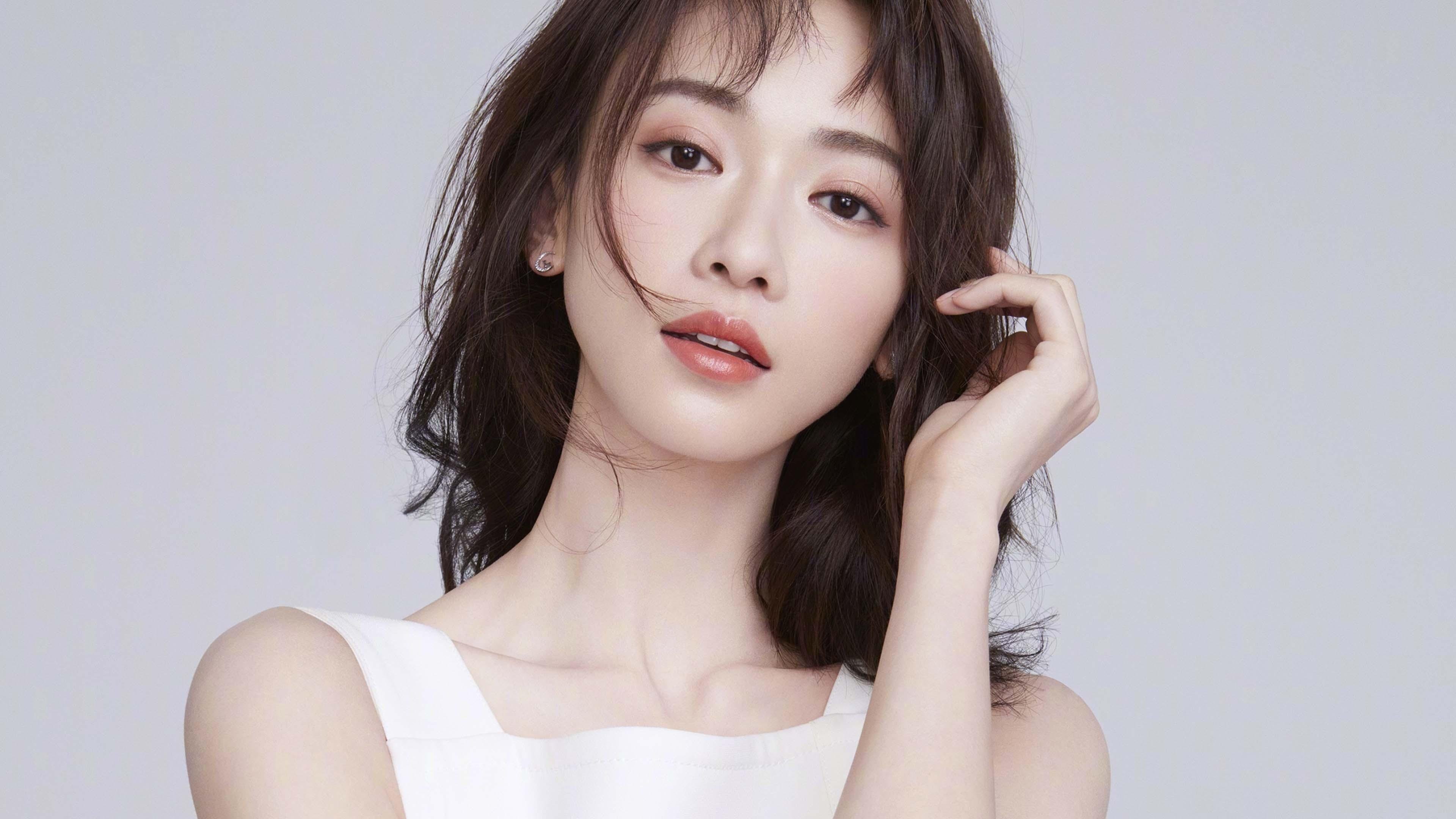 莱万的个人英雄主义与皇家社会的团队协作，足球场上的双重奏